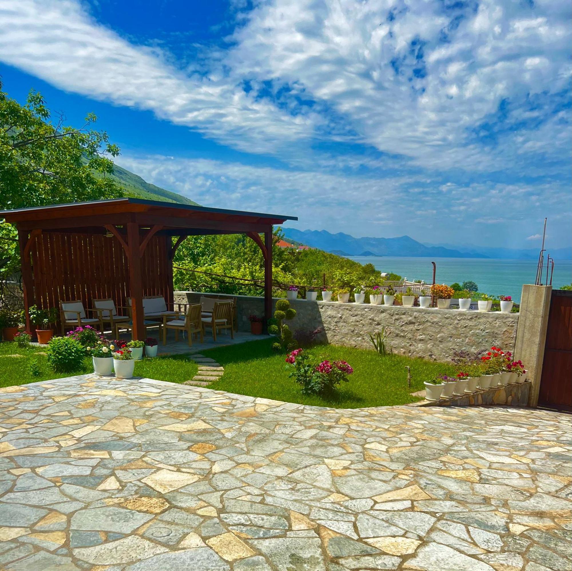 Hotel Aloha House Shkodra Exterior foto